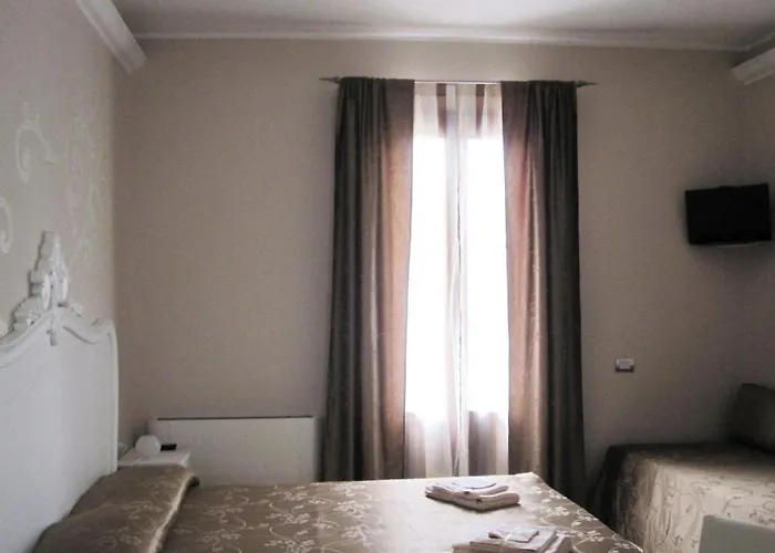 乐罐住宿加早餐酒店 4*